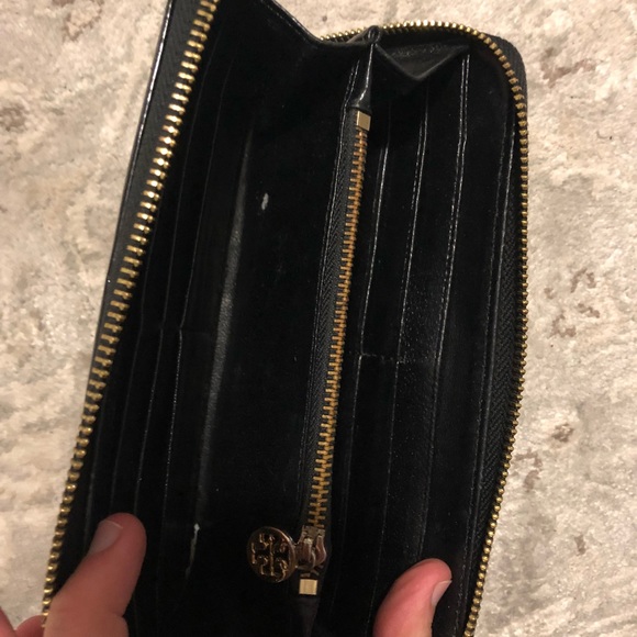 Tory Burch Wallet - Picture 4 of 6